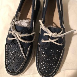 Women’s Sperry leather shoes